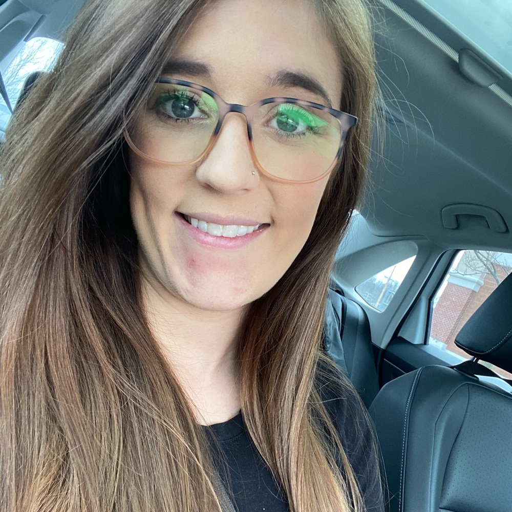 Meet your Posher, Caitie